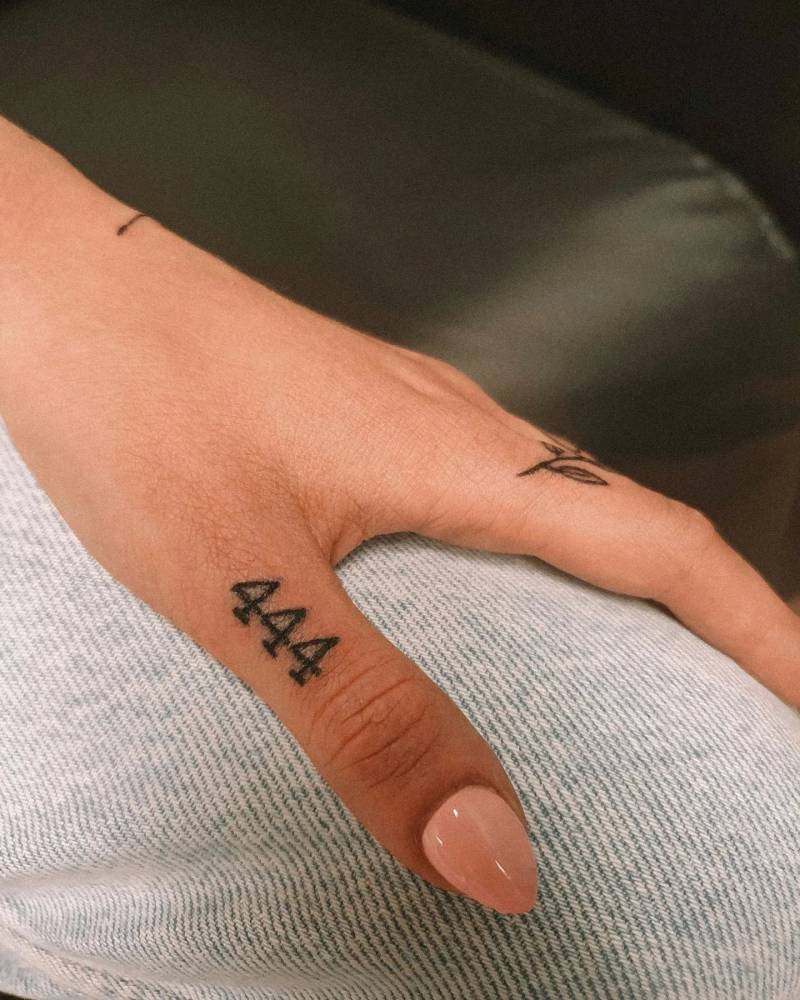 Significado da tatuagem 444