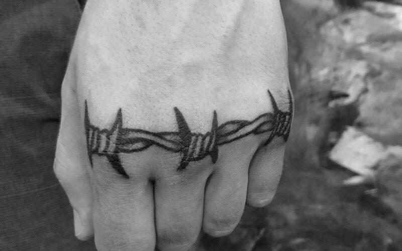 Significado da tatuagem arame farpado