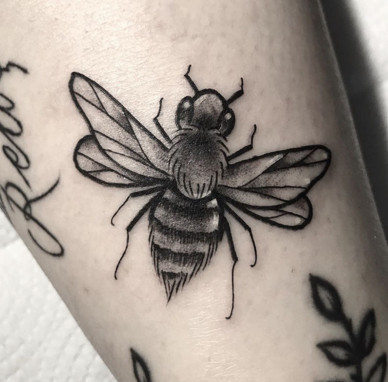 Significado da tatuagem de abelha 